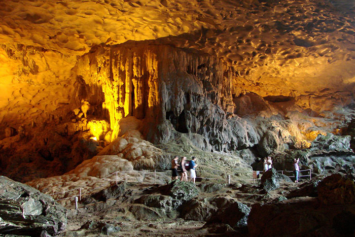 10 incontournables baie d'halong grotte